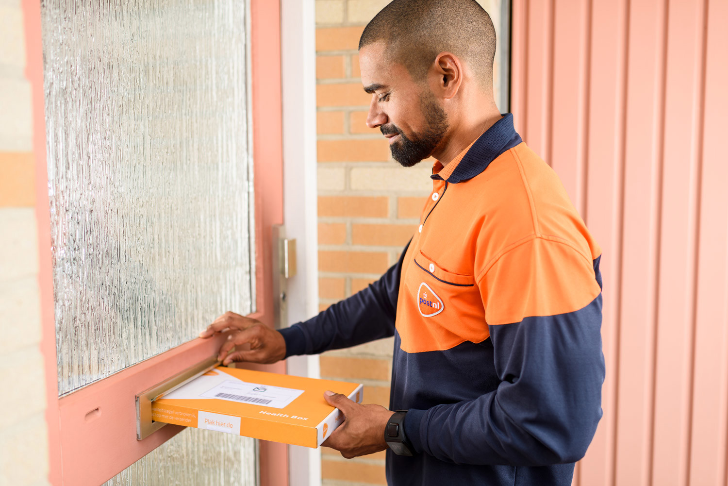 Berustende aandeelhouders PostNL klampen zich vast aan Verhagen